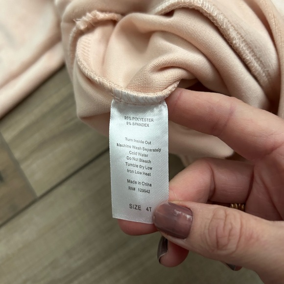 2/$18 NWT Girls Pink Ruffle Sweatshirt and Floral Leggings Set - Size 4T - Picture 8 of 14